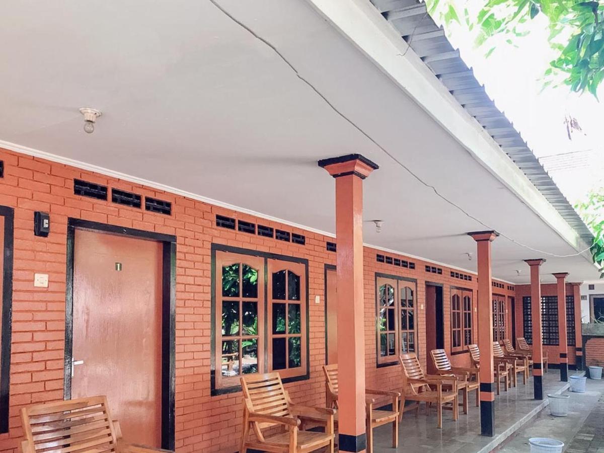 Oka Homestay Mitra Reddoorz มาตารัม ภายนอก รูปภาพ