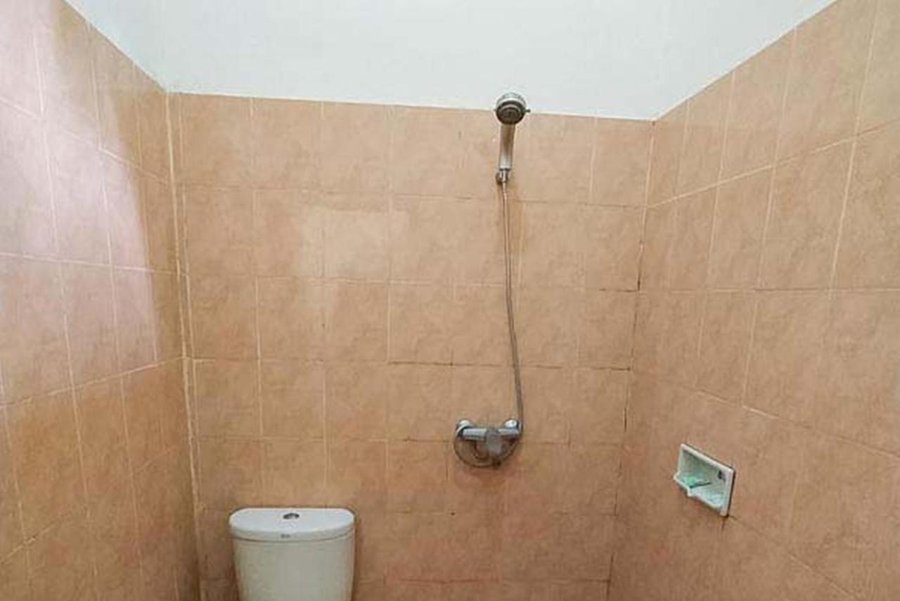 Oka Homestay Mitra Reddoorz มาตารัม ภายนอก รูปภาพ